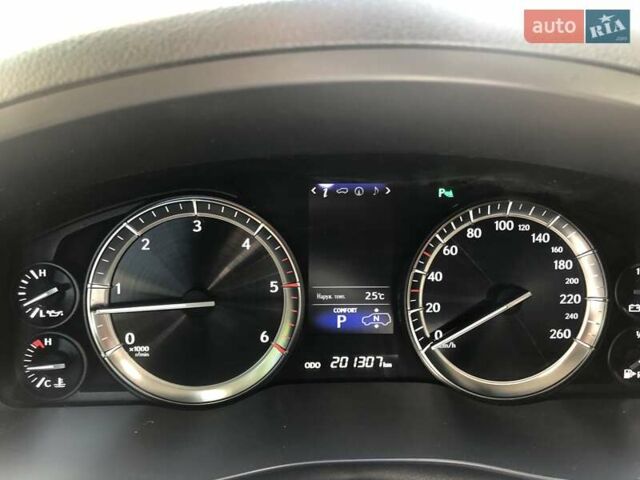 Белый Лексус ЛХ, объемом двигателя 4.5 л и пробегом 210 тыс. км за 61000 $, фото 14 на Automoto.ua