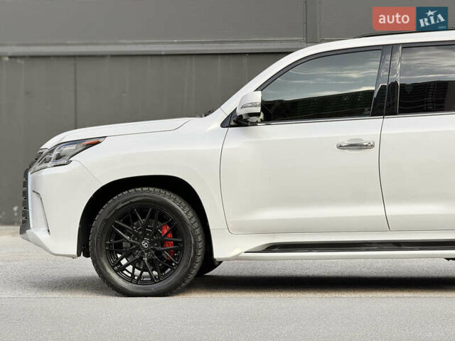 Білий Лексус ЛХ, об'ємом двигуна 4.5 л та пробігом 162 тис. км за 53950 $, фото 13 на Automoto.ua