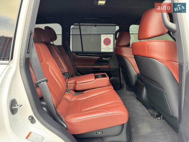 Білий Лексус ЛХ, об'ємом двигуна 4.5 л та пробігом 162 тис. км за 53950 $, фото 56 на Automoto.ua