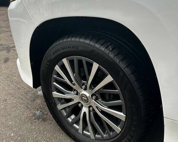 Білий Лексус ЛХ, об'ємом двигуна 4.46 л та пробігом 138 тис. км за 65500 $, фото 9 на Automoto.ua