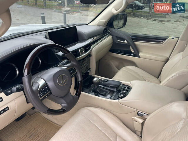 Білий Лексус ЛХ, об'ємом двигуна 4.46 л та пробігом 143 тис. км за 62500 $, фото 25 на Automoto.ua