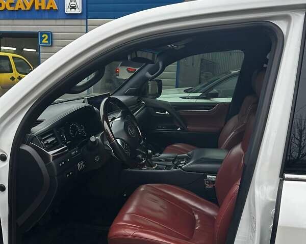 Білий Лексус ЛХ, об'ємом двигуна 4.46 л та пробігом 138 тис. км за 65500 $, фото 10 на Automoto.ua