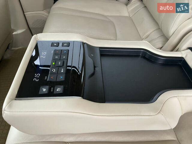 Білий Лексус ЛХ, об'ємом двигуна 4.46 л та пробігом 143 тис. км за 62500 $, фото 47 на Automoto.ua