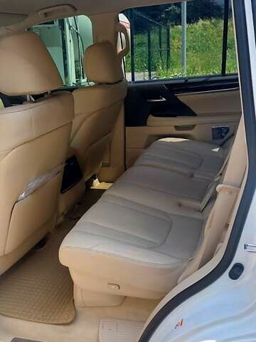 Белый Лексус ЛХ, объемом двигателя 4.46 л и пробегом 140 тыс. км за 69999 $, фото 8 на Automoto.ua