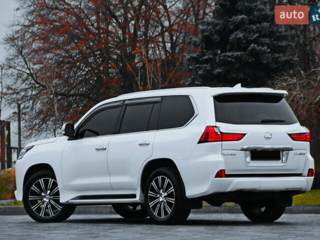 Білий Лексус ЛХ, об'ємом двигуна 4.5 л та пробігом 125 тис. км за 65500 $, фото 1 на Automoto.ua