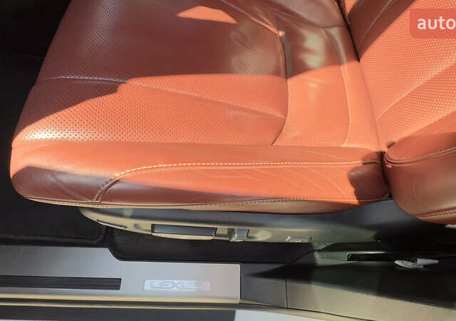 Белый Лексус ЛХ, объемом двигателя 4.46 л и пробегом 138 тыс. км за 67000 $, фото 20 на Automoto.ua
