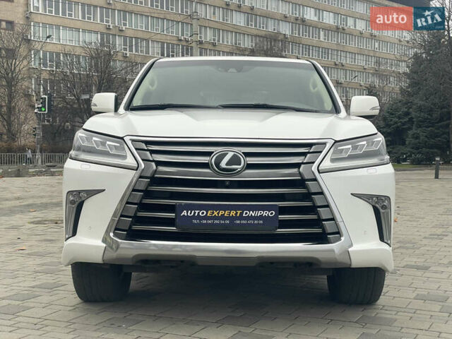 Білий Лексус ЛХ, об'ємом двигуна 4.46 л та пробігом 143 тис. км за 62500 $, фото 2 на Automoto.ua
