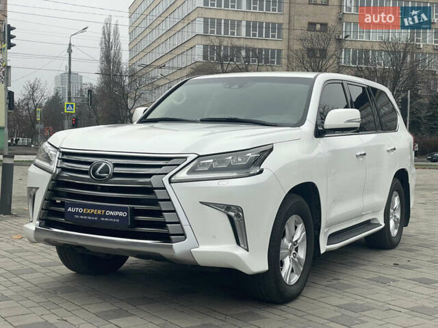 Білий Лексус ЛХ, об'ємом двигуна 4.46 л та пробігом 143 тис. км за 62500 $, фото 1 на Automoto.ua