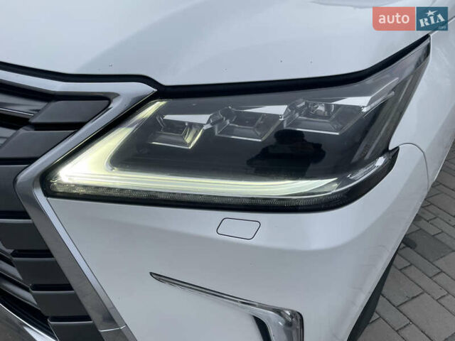 Білий Лексус ЛХ, об'ємом двигуна 4.46 л та пробігом 143 тис. км за 62500 $, фото 21 на Automoto.ua