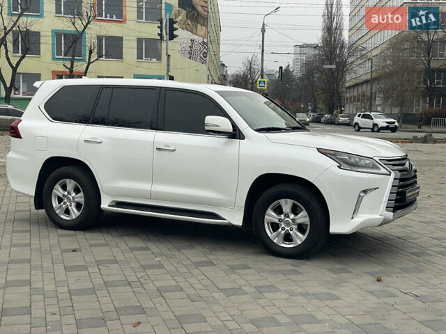 Білий Лексус ЛХ, об'ємом двигуна 4.46 л та пробігом 143 тис. км за 62500 $, фото 20 на Automoto.ua
