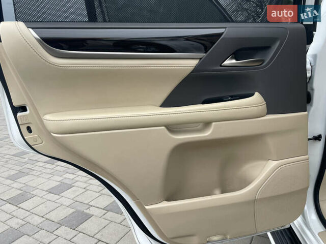 Білий Лексус ЛХ, об'ємом двигуна 4.46 л та пробігом 143 тис. км за 62500 $, фото 42 на Automoto.ua
