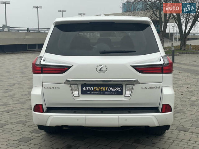 Білий Лексус ЛХ, об'ємом двигуна 4.46 л та пробігом 143 тис. км за 62500 $, фото 7 на Automoto.ua