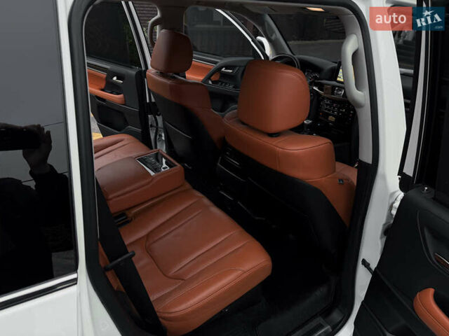 Білий Лексус ЛХ, об'ємом двигуна 4.5 л та пробігом 125 тис. км за 65500 $, фото 15 на Automoto.ua