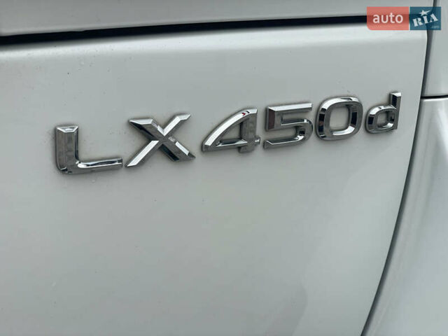 Білий Лексус ЛХ, об'ємом двигуна 4.46 л та пробігом 143 тис. км за 62500 $, фото 23 на Automoto.ua