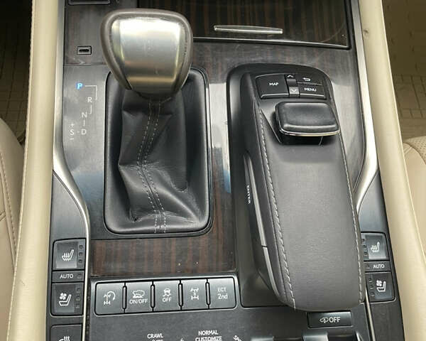 Білий Лексус ЛХ, об'ємом двигуна 4.46 л та пробігом 143 тис. км за 62500 $, фото 33 на Automoto.ua