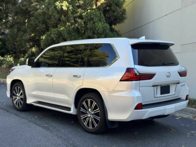Білий Лексус ЛХ, об'ємом двигуна 5.7 л та пробігом 44 тис. км за 20000 $, фото 5 на Automoto.ua