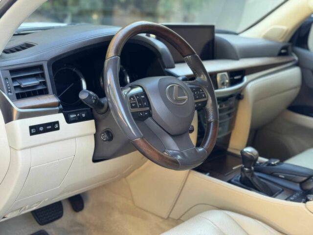 Білий Лексус ЛХ, об'ємом двигуна 5.7 л та пробігом 44 тис. км за 20000 $, фото 8 на Automoto.ua