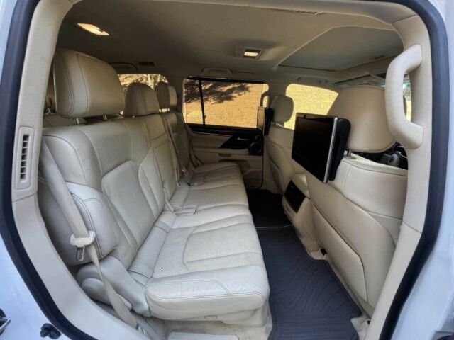 Білий Лексус ЛХ, об'ємом двигуна 5.7 л та пробігом 44 тис. км за 20000 $, фото 17 на Automoto.ua