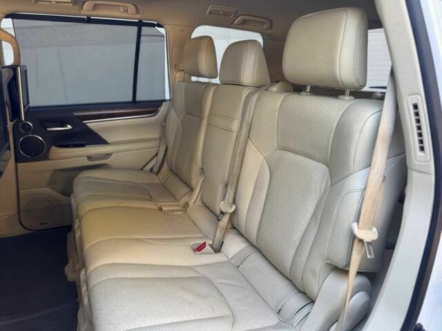 Білий Лексус ЛХ, об'ємом двигуна 5.7 л та пробігом 44 тис. км за 20000 $, фото 12 на Automoto.ua