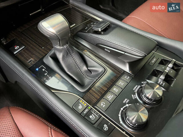 Білий Лексус ЛХ, об'ємом двигуна 4.46 л та пробігом 89 тис. км за 75000 $, фото 13 на Automoto.ua