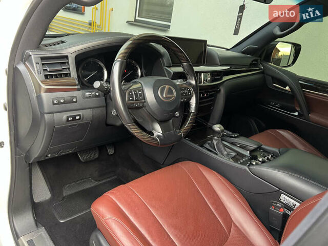 Білий Лексус ЛХ, об'ємом двигуна 4.46 л та пробігом 89 тис. км за 75000 $, фото 14 на Automoto.ua