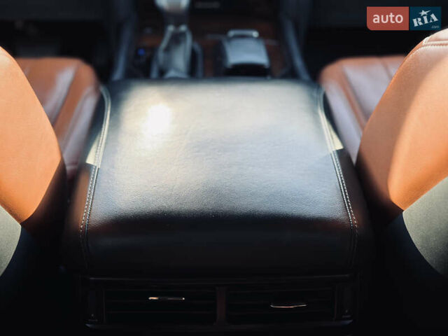 Белый Лексус ЛХ, объемом двигателя 5.7 л и пробегом 263 тыс. км за 68000 $, фото 42 на Automoto.ua