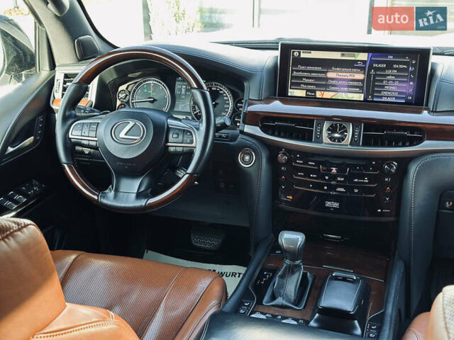 Белый Лексус ЛХ, объемом двигателя 5.7 л и пробегом 263 тыс. км за 68000 $, фото 43 на Automoto.ua