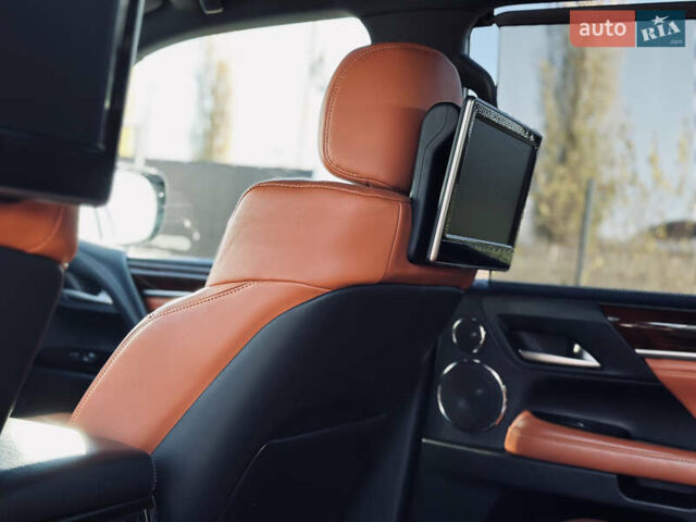 Белый Лексус ЛХ, объемом двигателя 5.7 л и пробегом 263 тыс. км за 68000 $, фото 23 на Automoto.ua