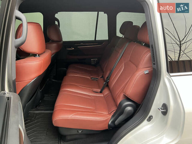 Білий Лексус ЛХ, об'ємом двигуна 4.46 л та пробігом 89 тис. км за 75000 $, фото 16 на Automoto.ua