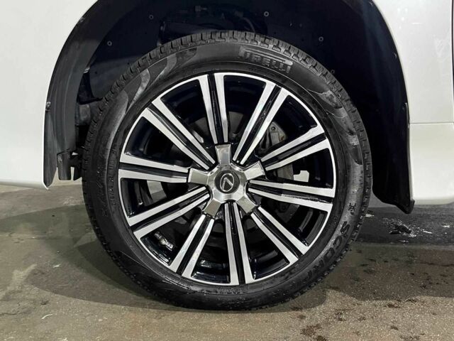 Білий Лексус ЛХ, об'ємом двигуна 0 л та пробігом 81 тис. км за 46900 $, фото 5 на Automoto.ua