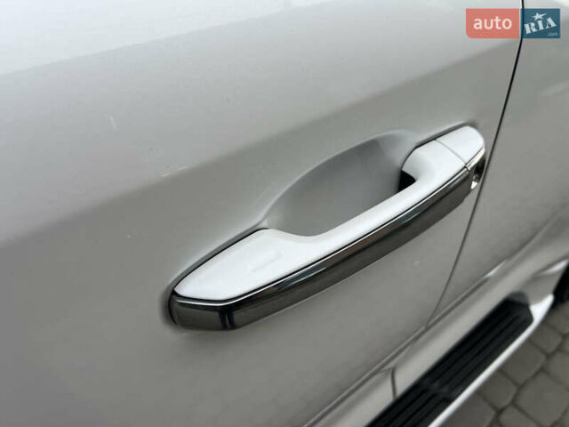 Білий Лексус ЛХ, об'ємом двигуна 4.46 л та пробігом 89 тис. км за 75000 $, фото 10 на Automoto.ua