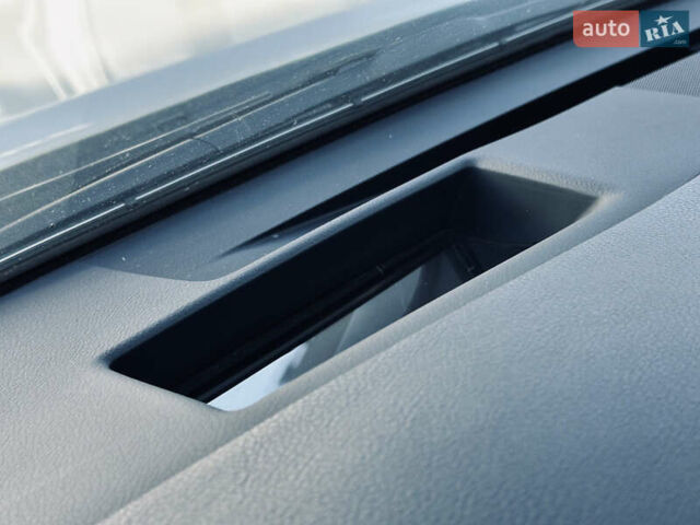 Белый Лексус ЛХ, объемом двигателя 5.7 л и пробегом 263 тыс. км за 68000 $, фото 88 на Automoto.ua