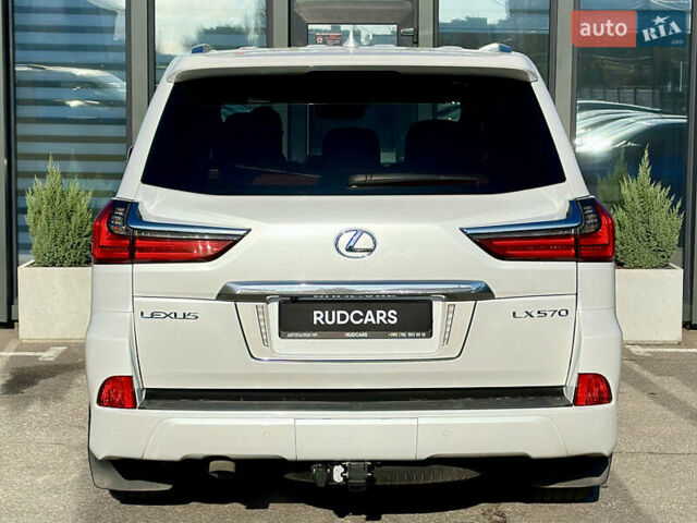 Белый Лексус ЛХ, объемом двигателя 5.7 л и пробегом 263 тыс. км за 68000 $, фото 6 на Automoto.ua