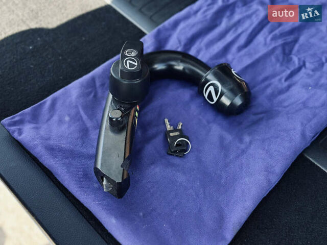 Белый Лексус ЛХ, объемом двигателя 5.7 л и пробегом 263 тыс. км за 68000 $, фото 85 на Automoto.ua