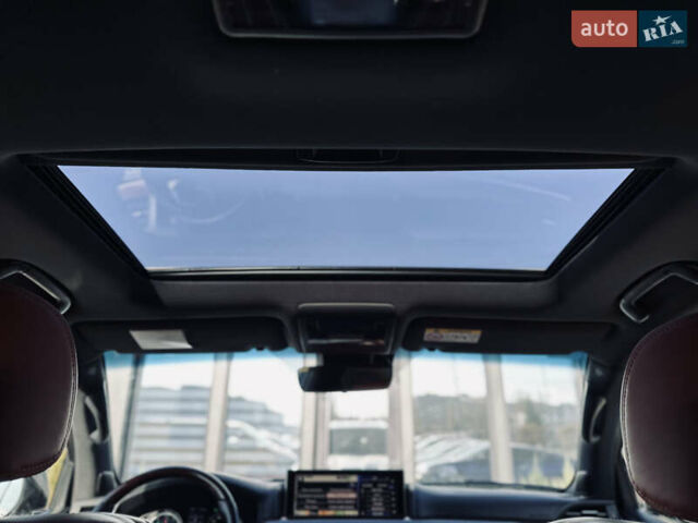 Белый Лексус ЛХ, объемом двигателя 5.7 л и пробегом 263 тыс. км за 68000 $, фото 60 на Automoto.ua