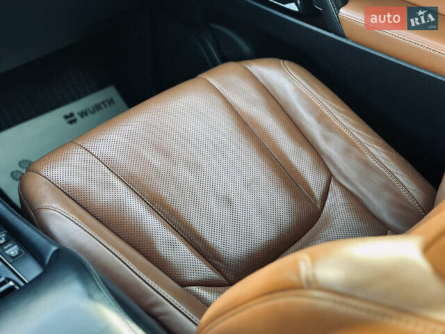 Белый Лексус ЛХ, объемом двигателя 5.7 л и пробегом 263 тыс. км за 68000 $, фото 50 на Automoto.ua