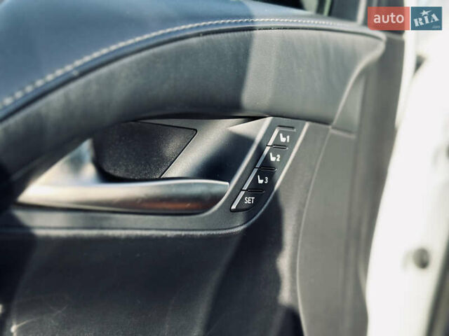 Белый Лексус ЛХ, объемом двигателя 5.7 л и пробегом 263 тыс. км за 68000 $, фото 30 на Automoto.ua