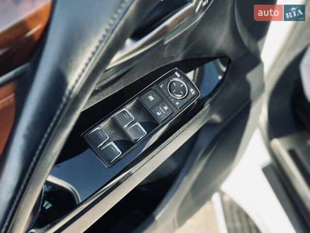 Белый Лексус ЛХ, объемом двигателя 5.7 л и пробегом 263 тыс. км за 68000 $, фото 29 на Automoto.ua