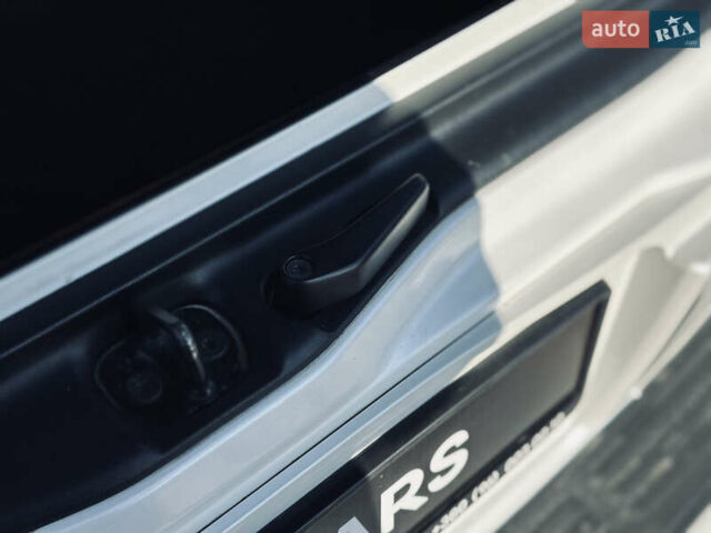 Белый Лексус ЛХ, объемом двигателя 5.7 л и пробегом 263 тыс. км за 68000 $, фото 40 на Automoto.ua