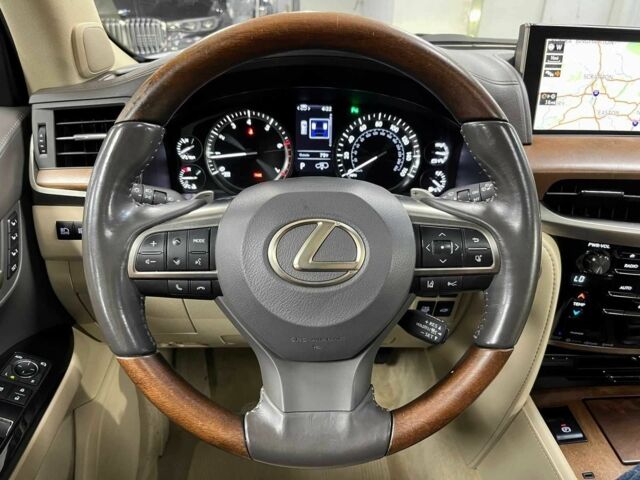 Білий Лексус ЛХ, об'ємом двигуна 0 л та пробігом 81 тис. км за 46900 $, фото 11 на Automoto.ua