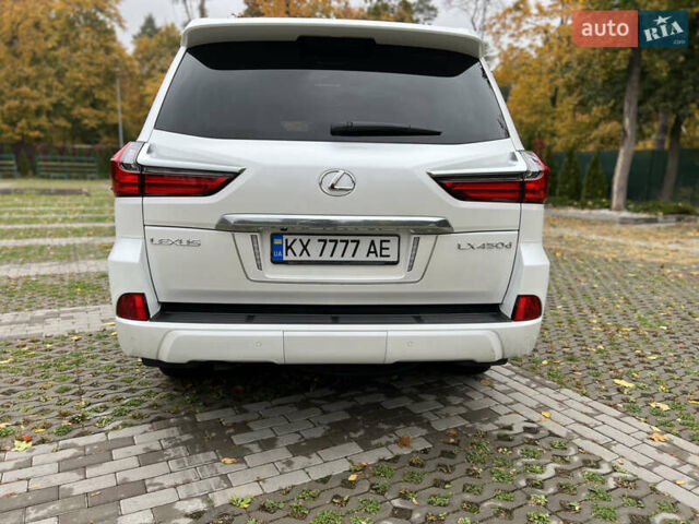 Белый Лексус ЛХ, объемом двигателя 4.46 л и пробегом 60 тыс. км за 85000 $, фото 4 на Automoto.ua