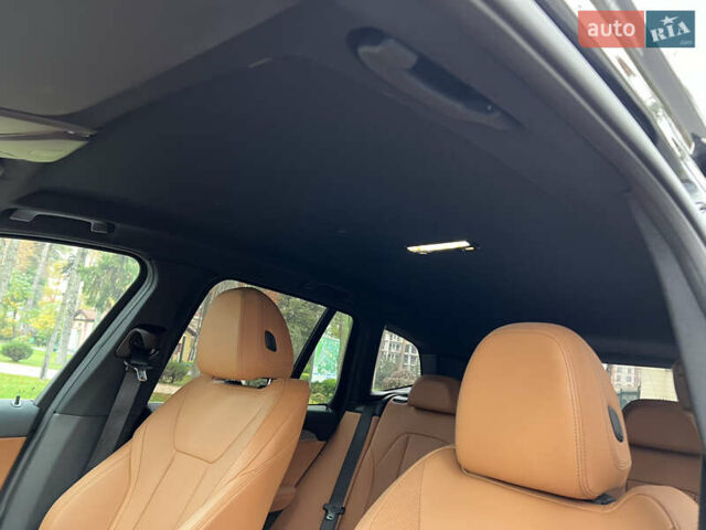 Белый Лексус ЛХ, объемом двигателя 4.46 л и пробегом 60 тыс. км за 85000 $, фото 33 на Automoto.ua