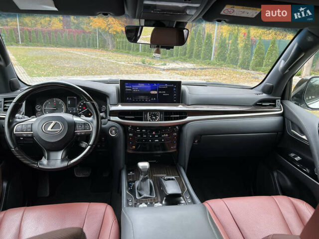 Белый Лексус ЛХ, объемом двигателя 4.46 л и пробегом 60 тыс. км за 85000 $, фото 24 на Automoto.ua