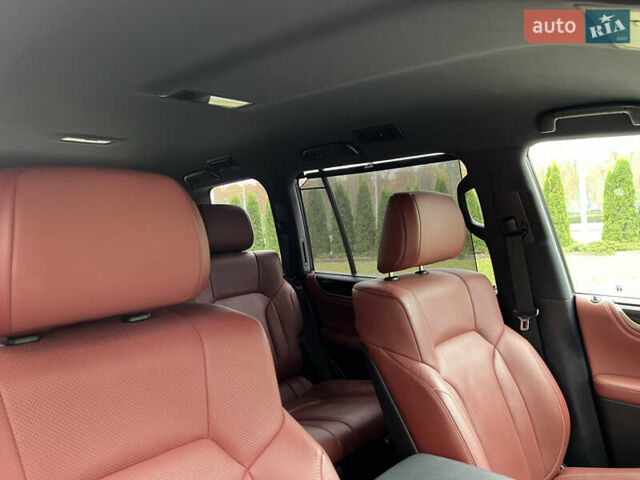 Белый Лексус ЛХ, объемом двигателя 4.46 л и пробегом 60 тыс. км за 85000 $, фото 31 на Automoto.ua