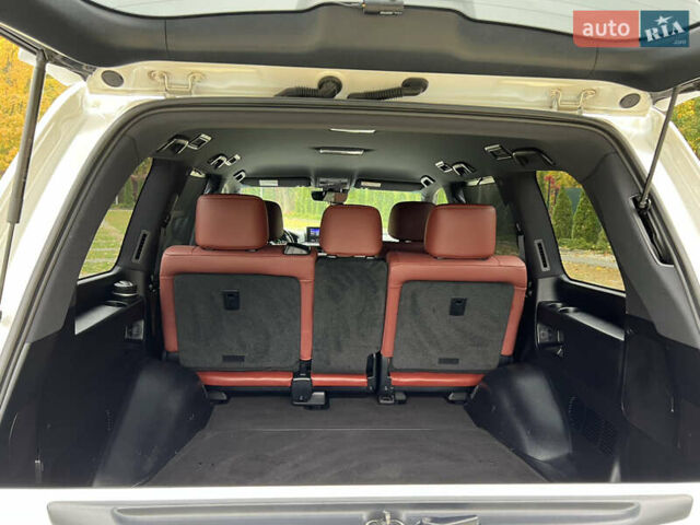 Белый Лексус ЛХ, объемом двигателя 4.46 л и пробегом 60 тыс. км за 85000 $, фото 27 на Automoto.ua