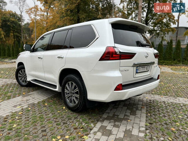 Белый Лексус ЛХ, объемом двигателя 4.46 л и пробегом 60 тыс. км за 85000 $, фото 3 на Automoto.ua