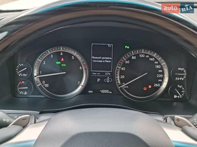 Белый Лексус ЛХ, объемом двигателя 5.7 л и пробегом 5 тыс. км за 110790 $, фото 22 на Automoto.ua