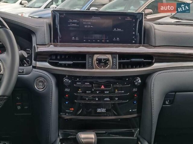 Белый Лексус ЛХ, объемом двигателя 5.7 л и пробегом 5 тыс. км за 110790 $, фото 42 на Automoto.ua