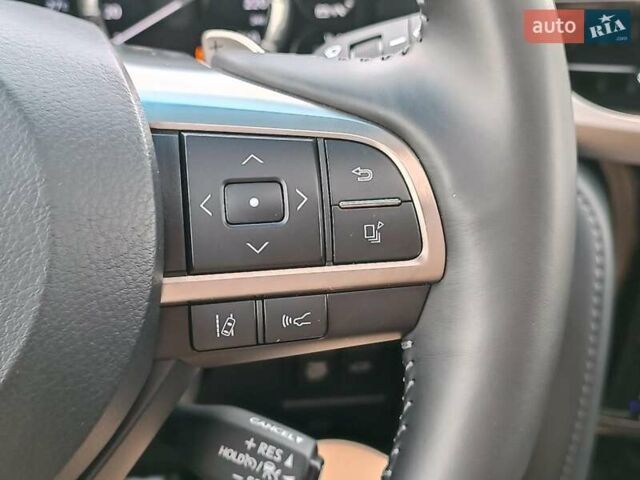 Белый Лексус ЛХ, объемом двигателя 5.7 л и пробегом 5 тыс. км за 110790 $, фото 24 на Automoto.ua