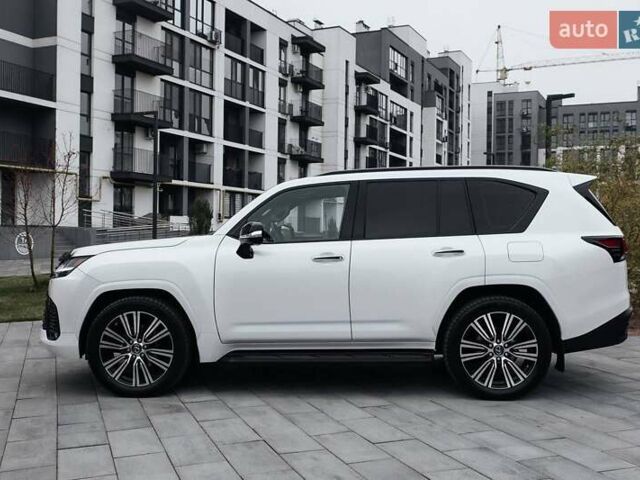 Білий Лексус ЛХ, об'ємом двигуна 3.35 л та пробігом 102 тис. км за 115000 $, фото 3 на Automoto.ua